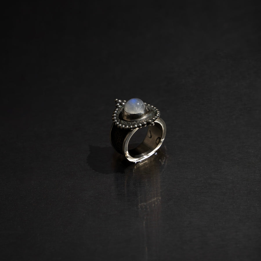 Bulan Moonstone Ring